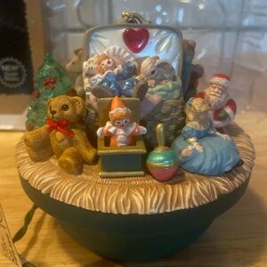 Hallmark Keepsake Victorian Toy Box Christmas Ornament - Light Motion Music 1995